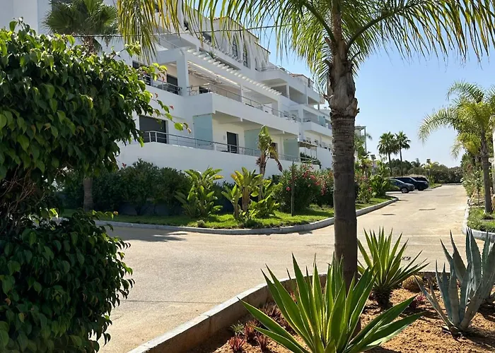 Asilah Vip - - - - Vida De Lujo - - - - - - - Vistas Al Mar - - - - - - -Netflix - - - - - - 2 Piscinas - - - - - 5 Minutos De Playa - - - - - - - - - - Garaje Private - - - - -
