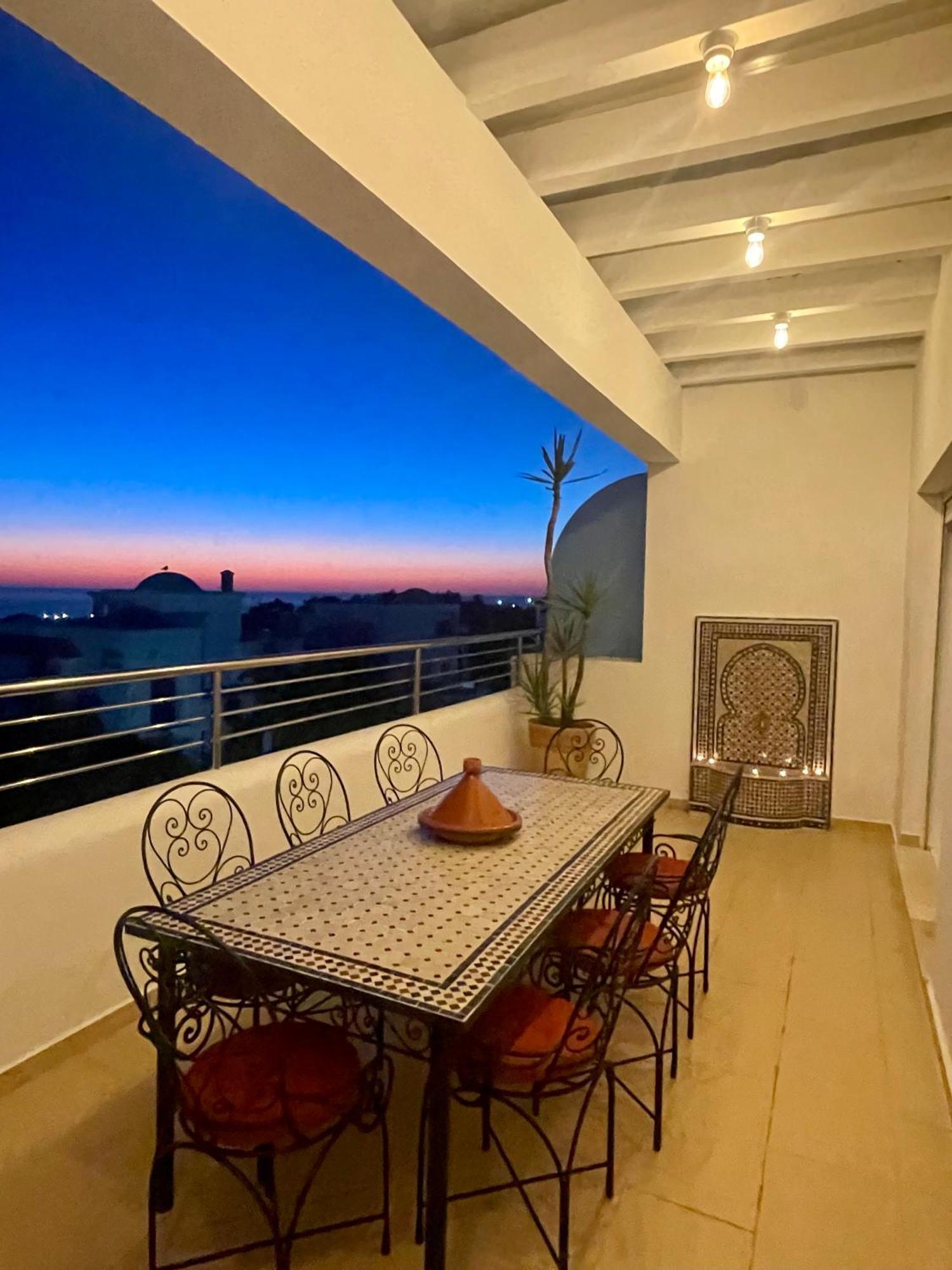 Vip - - - - Vida De Lujo - - - - - - - Vistas Al Mar - - - - - - -netflix - - - - - - 2 Piscinas - - - - - 5 Minutos De Playa - - - - - - - - - - Garaje Private - - - - - * Asilah
