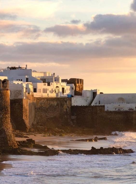 Vip - - - - Vida De Lujo - - - - - - - Vistas Al Mar - - - - - - -netflix - - - - - - 2 Piscinas - - - - - 5 Minutos De Playa - - - - - - - - - - Garaje Private - - - - - Apartment Asilah