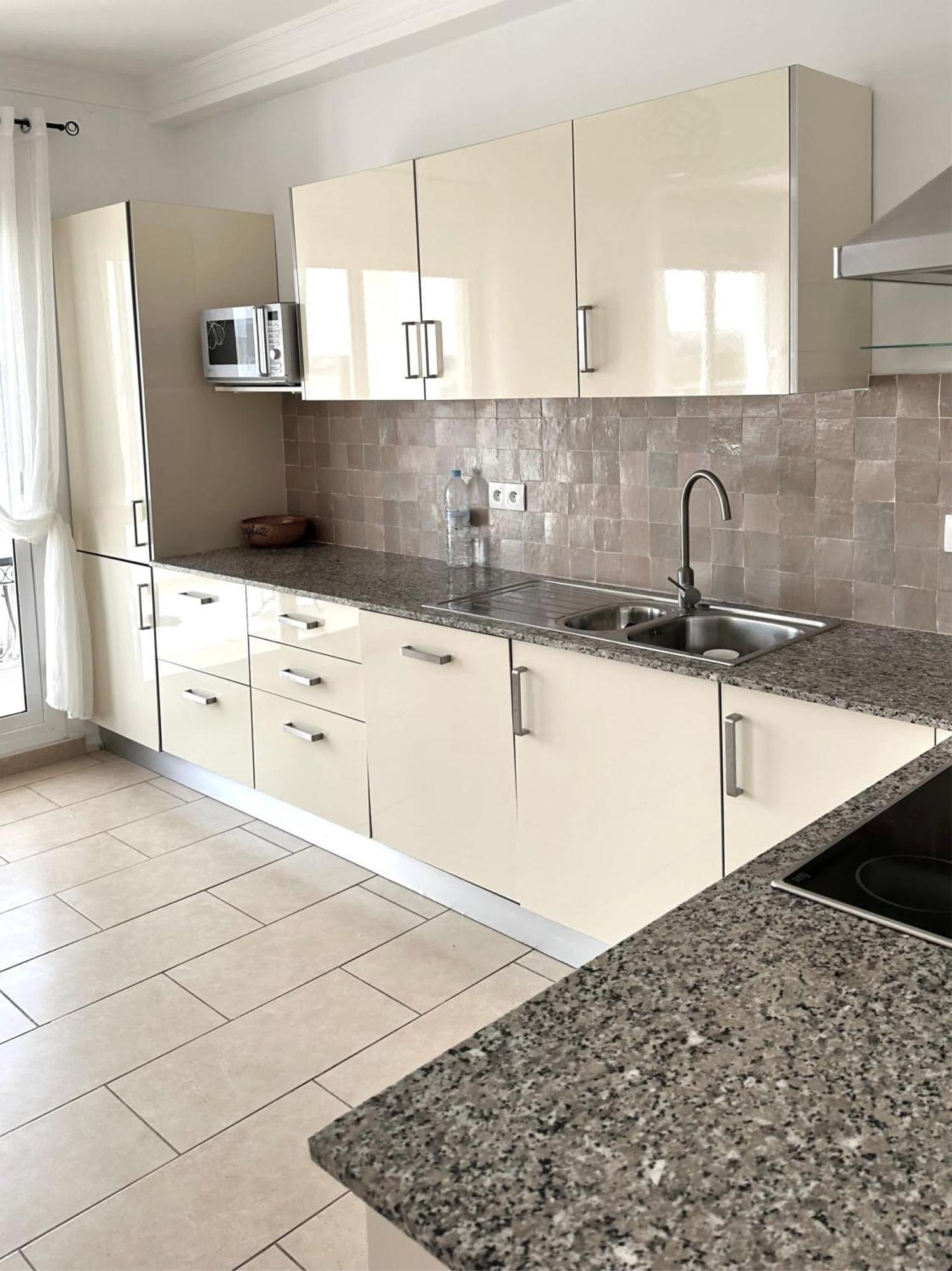 Apartment Vip - - - - Vida De Lujo - - - - - - - Vistas Al Mar - - - - - - -netflix - - - - - - 2 Piscinas - - - - - 5 Minutos De Playa - - - - - - - - - - Garaje Private - - - - - *