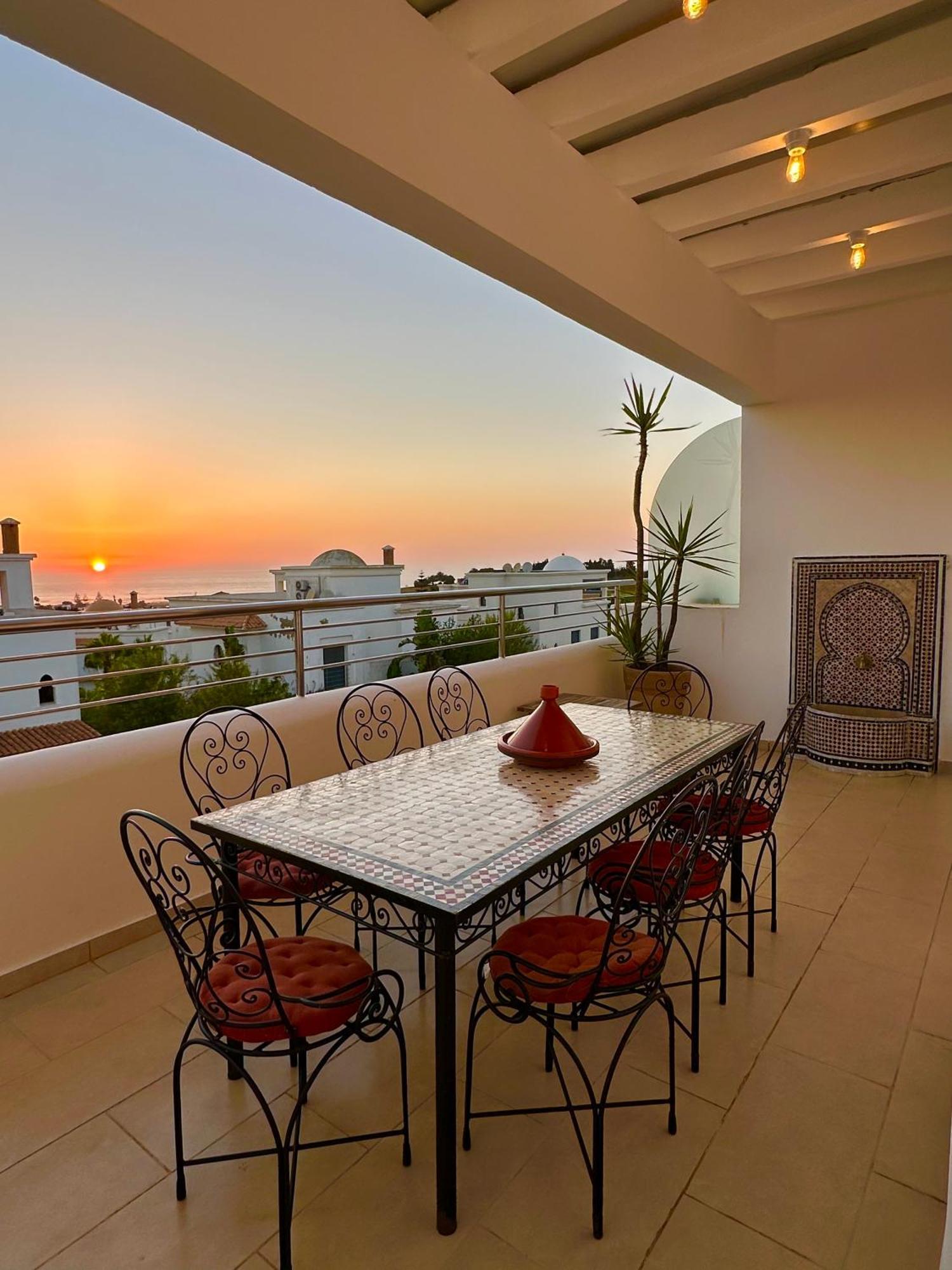 Vip - - - - Vida De Lujo - - - - - - - Vistas Al Mar - - - - - - -netflix - - - - - - 2 Piscinas - - - - - 5 Minutos De Playa - - - - - - - - - - Garaje Private - - - - - Asilah