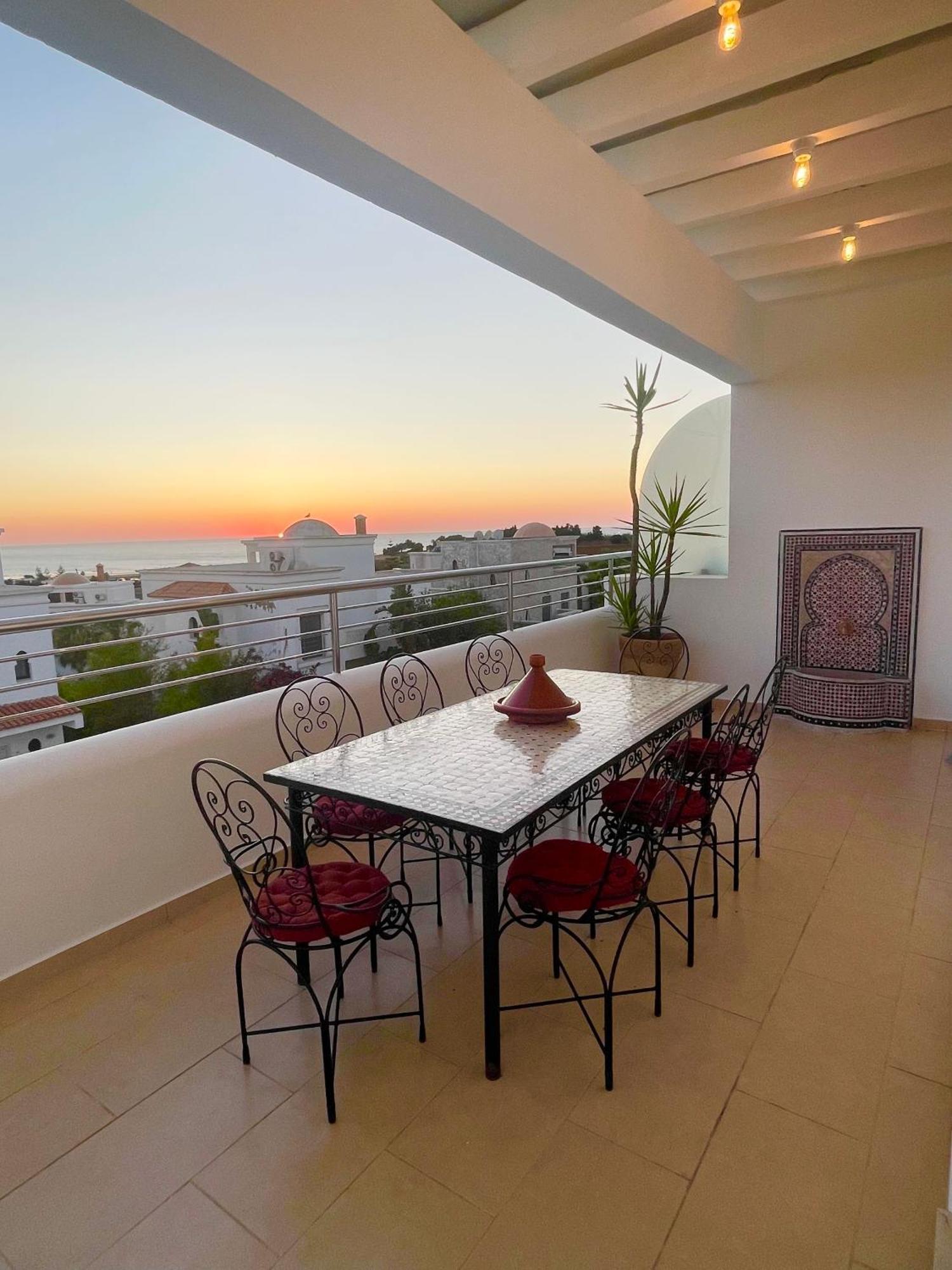 Vip - - - - Vida De Lujo - - - - - - - Vistas Al Mar - - - - - - -netflix - - - - - - 2 Piscinas - - - - - 5 Minutos De Playa - - - - - - - - - - Garaje Private - - - - -