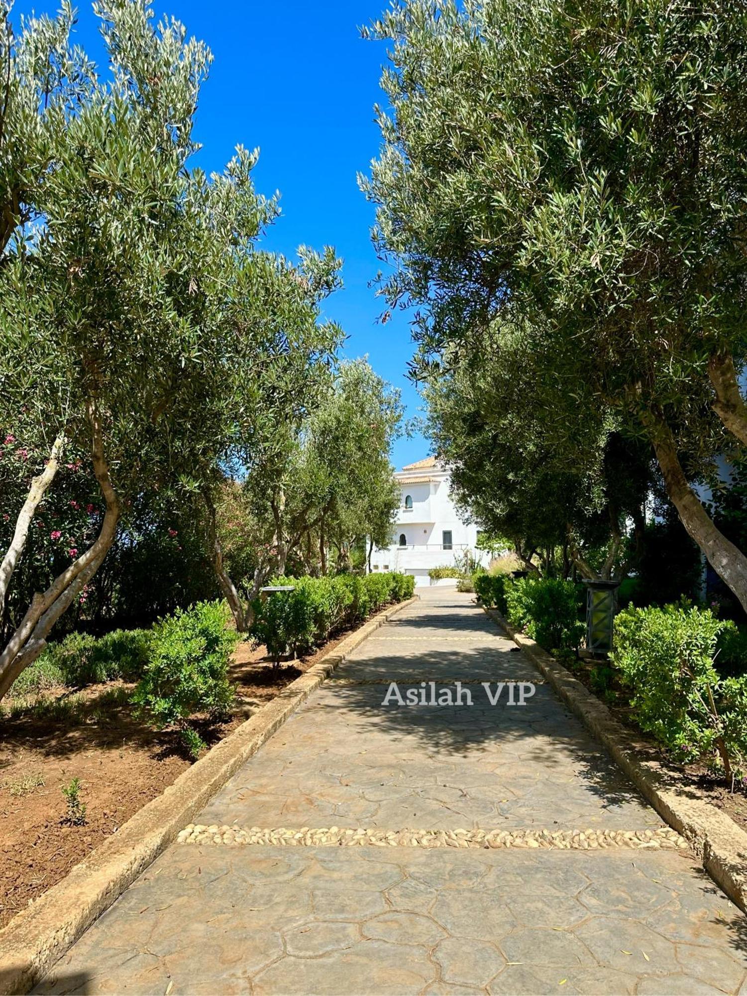 Apartment Vip - - - - Vida De Lujo - - - - - - - Vistas Al Mar - - - - - - -netflix - - - - - - 2 Piscinas - - - - - 5 Minutos De Playa - - - - - - - - - - Garaje Private - - - - -