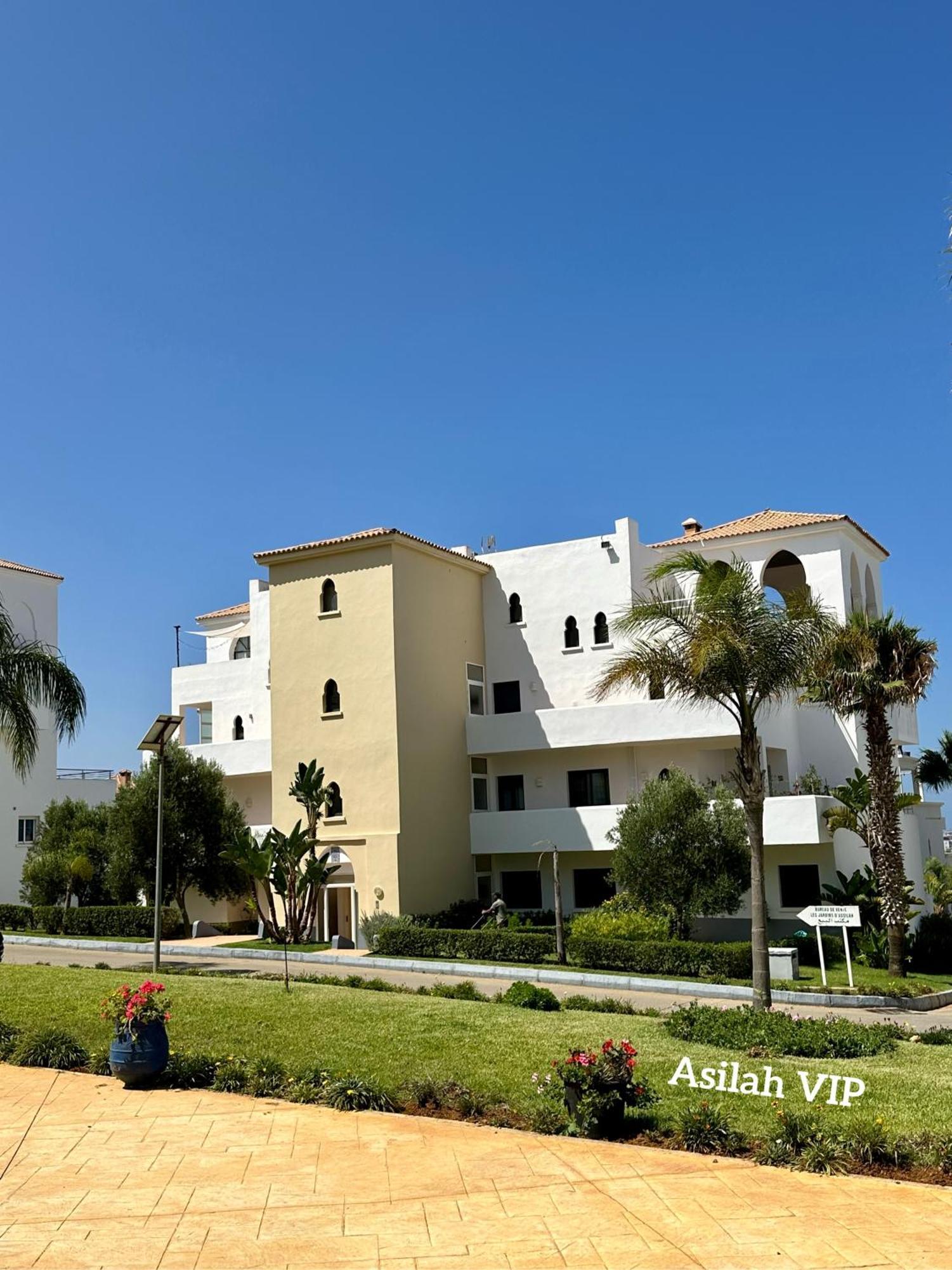 Vip - - - - Vida De Lujo - - - - - - - Vistas Al Mar - - - - - - -netflix - - - - - - 2 Piscinas - - - - - 5 Minutos De Playa - - - - - - - - - - Garaje Private - - - - - Apartment *