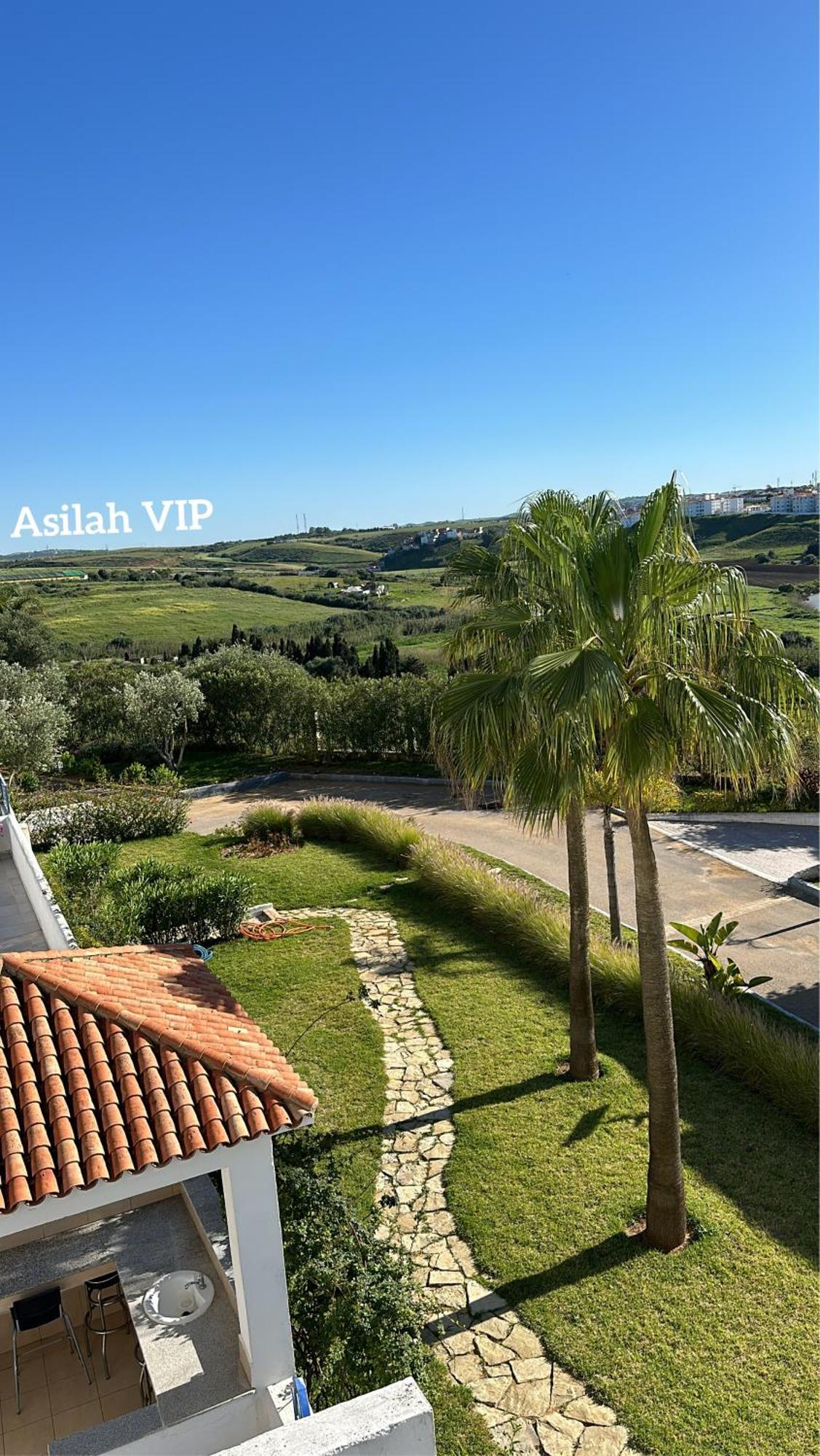 Apartment Vip - - - - Vida De Lujo - - - - - - - Vistas Al Mar - - - - - - -netflix - - - - - - 2 Piscinas - - - - - 5 Minutos De Playa - - - - - - - - - - Garaje Private - - - - - *