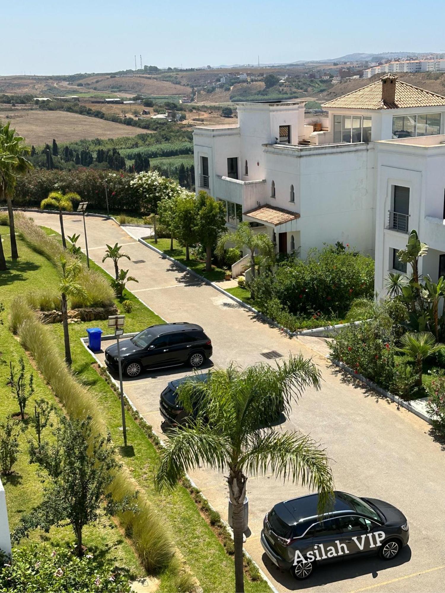 Vip - - - - Vida De Lujo - - - - - - - Vistas Al Mar - - - - - - -netflix - - - - - - 2 Piscinas - - - - - 5 Minutos De Playa - - - - - - - - - - Garaje Private - - - - - Apartment