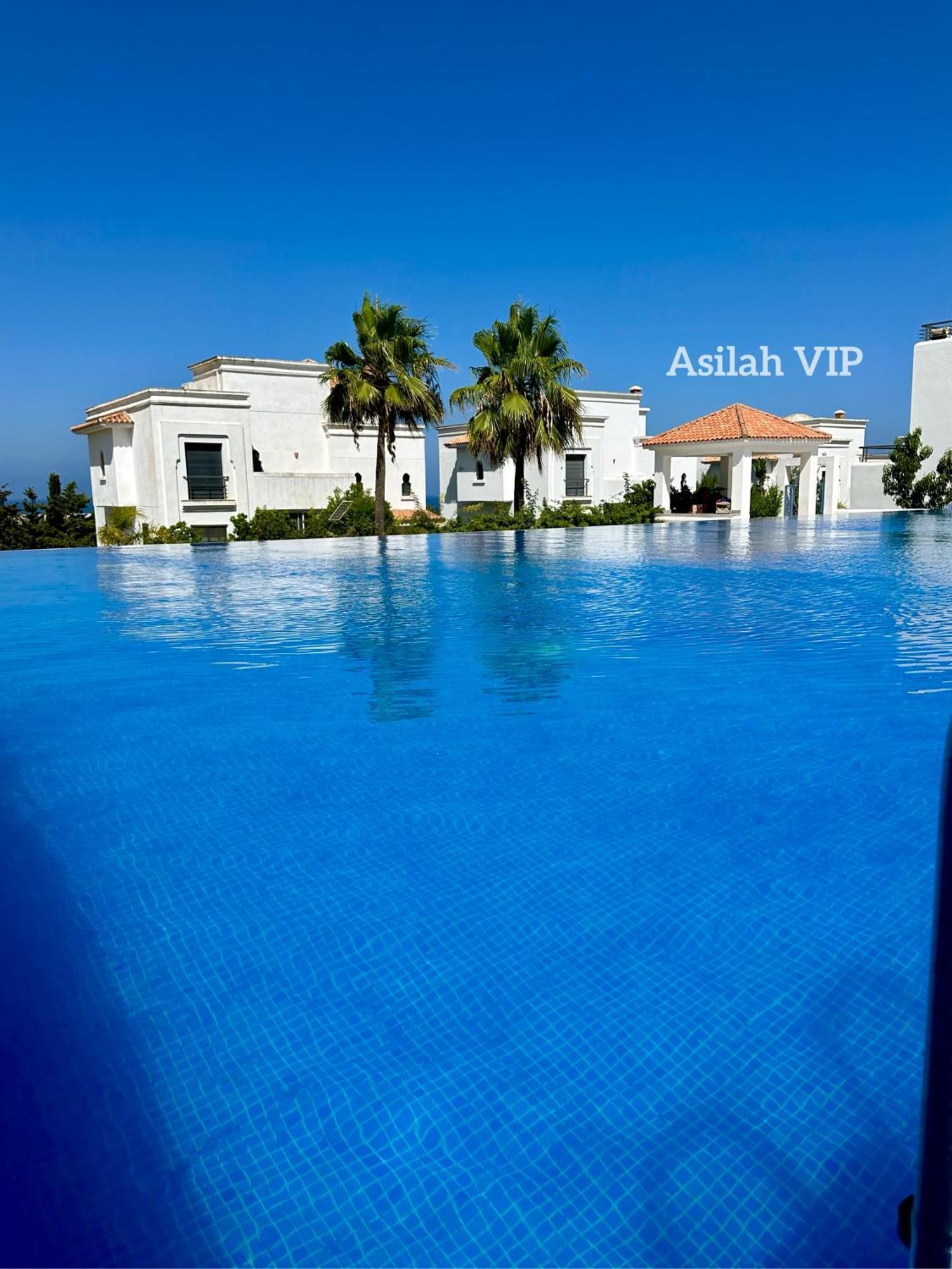 Vip - - - - Vida De Lujo - - - - - - - Vistas Al Mar - - - - - - -netflix - - - - - - 2 Piscinas - - - - - 5 Minutos De Playa - - - - - - - - - - Garaje Private - - - - - *