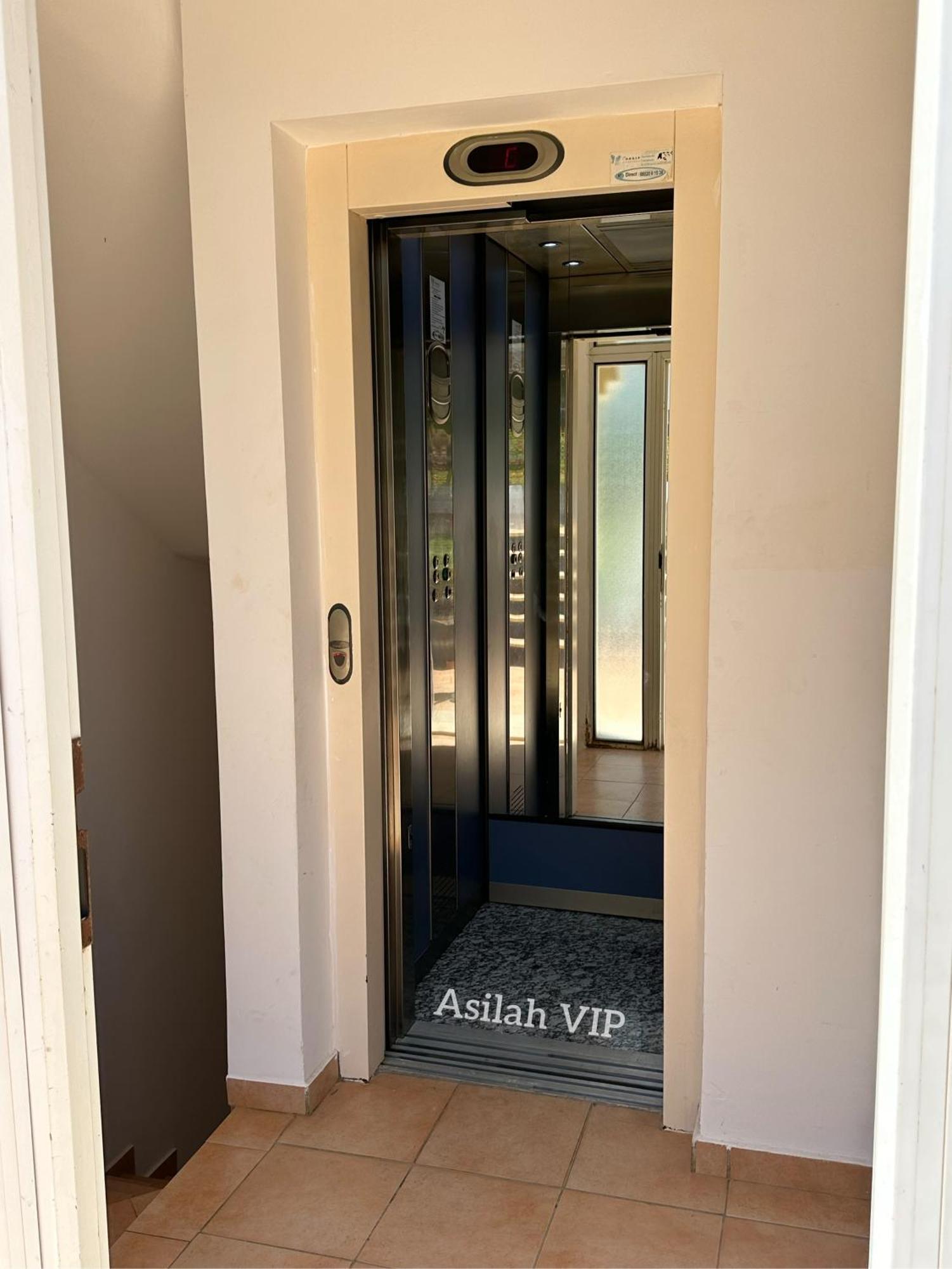 Apartment Vip - - - - Vida De Lujo - - - - - - - Vistas Al Mar - - - - - - -netflix - - - - - - 2 Piscinas - - - - - 5 Minutos De Playa - - - - - - - - - - Garaje Private - - - - - Asilah