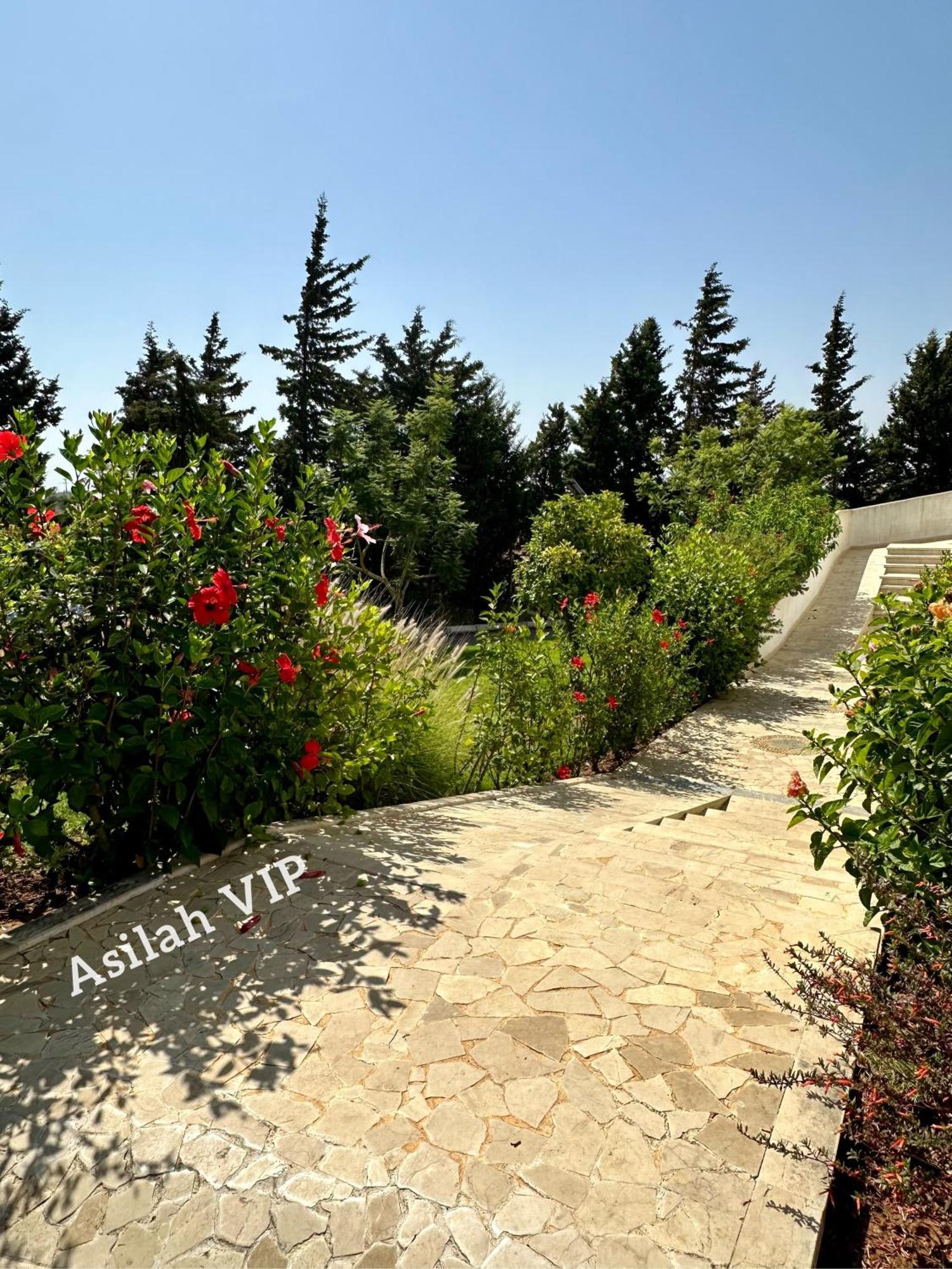 Vip - - - - Vida De Lujo - - - - - - - Vistas Al Mar - - - - - - -netflix - - - - - - 2 Piscinas - - - - - 5 Minutos De Playa - - - - - - - - - - Garaje Private - - - - - Apartment *