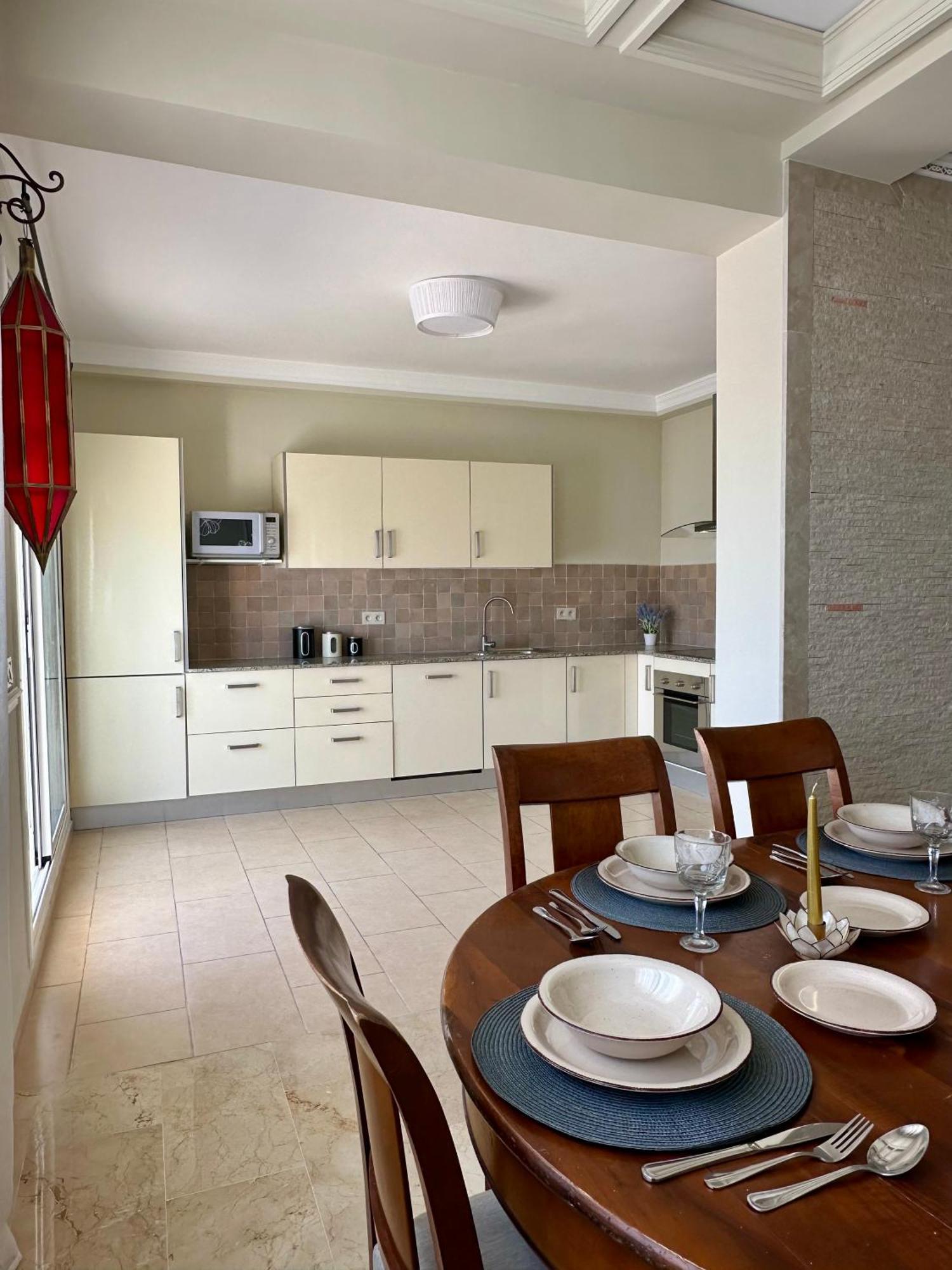 Appartamento Vip - Standing - Vue - Piscines - A 5 Minute - Garage Privee - Acces Pmr Asilah